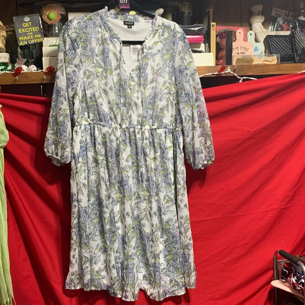 #077 size 0 Torrid NWT Multicolor Patterned dress w/ clip dots & pockets